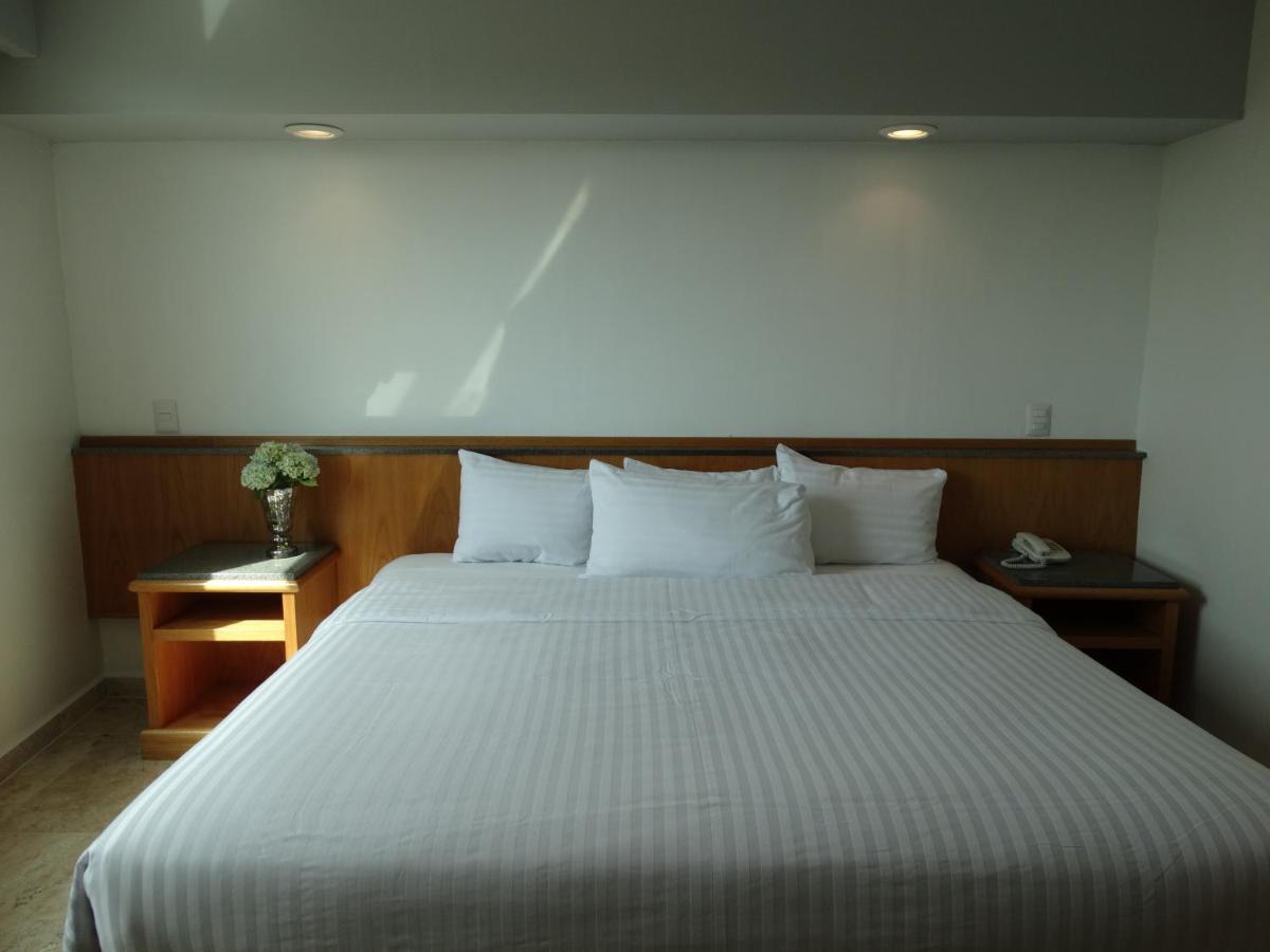 Hotel Amberes Керетаро Экстерьер фото